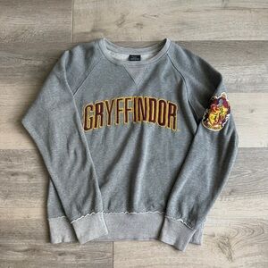 Harry Potter Gryffindor Grey Crewneck Sweatshirt gold & red elbow crest patch S